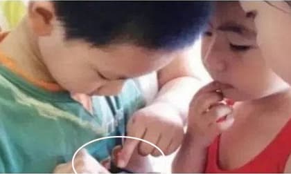Trẻ thích chơi điện thoại cả ngày, dạy bạn 3 cách để trẻ dễ dàng bỏ điện thoại