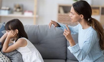 Càng la mắng, con càng ít vâng lời: 4 sai lầm nuôi dạy con, cha mẹ thường mắc phải