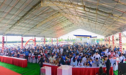 Chen chân đặt chỗ dự án Century City tại Long Thành