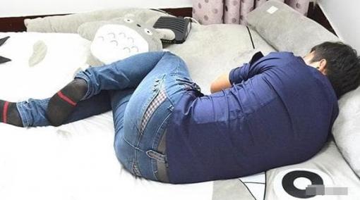 Tại sao 'khi ngủ chân không hướng về phía tây'? Không phải là mê tín, mà là một cơ sở khoa học