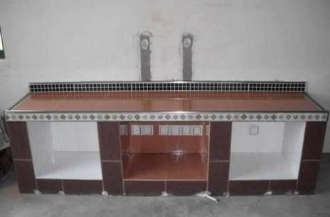 Để tiết kiệm tiền, bố tôi ở quê nhất quyết 'đóng' cho tôi một cái tủ tivi bằng gạch, sau khi hoàn thành, tôi đã không kìm được nước mắt!