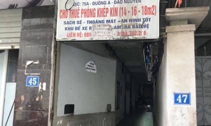 Nữ sinh đại học bỏ rơi con sơ sinh trong khe tường ở Hà Nội đang hoảng loạn, công an phải đưa đi khám