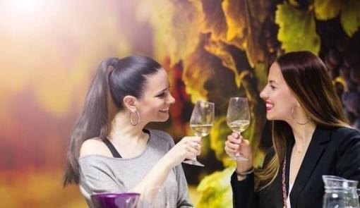 Tại sao đến Nga du lịch, hướng dẫn viên không cho nam du khách và phụ nữ địa phương 'uống rượu'? 