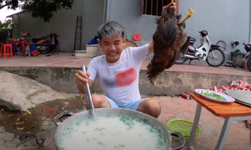 Con trai nấu cháo gà nguyên lông phản cảm bị 'tuýt còi': Bà Tân Vlog lên tiếng