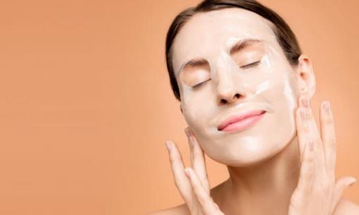 Phụ nữ đừng đắp mặt nạ trong 3 thời điểm này, còn hại da hơn thức khuya đấy!