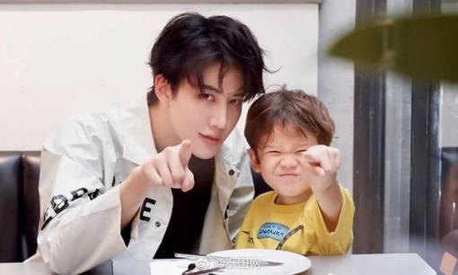 Bị chỉ trích vì kiện bạn gái cũ và đòi giành quyền nuôi con, Mỹ nam 'Full House' Thái Lan lên tiếng 