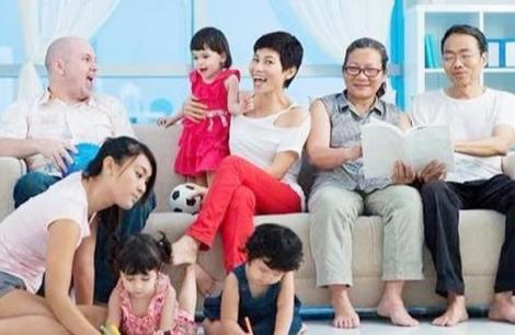 Tại sao tình cảm anh chị em lại phai nhạt sau khi cha mẹ mất? Bốn lý do này rất thực tế 