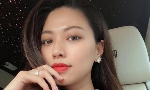 BTV Ngọc Trinh xuất hiện xinh đẹp sau một thời gian ở ẩn, khóa bình luận trên facebook