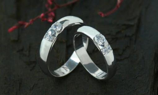 Rich kid Việt “phát sốt” vì nhẫn cưới Platin