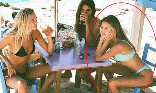 Bạn gái trẻ hơn Brad Pitt 29 tuổi khoe body gợi cảm bên hội bạn chân dài