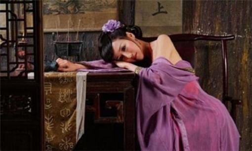 Tại sao đàn ông thời xưa giàu có, không thiếu thê thiếp nhưng vẫn phải nuôi 'gái điếm' trong nhà?