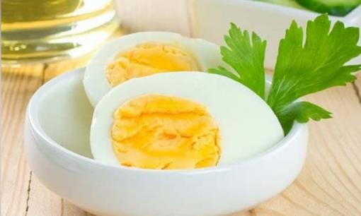 Làm thế nào để các bà mẹ sắp sinh nuôi con trắng trẻo và hồng hào 