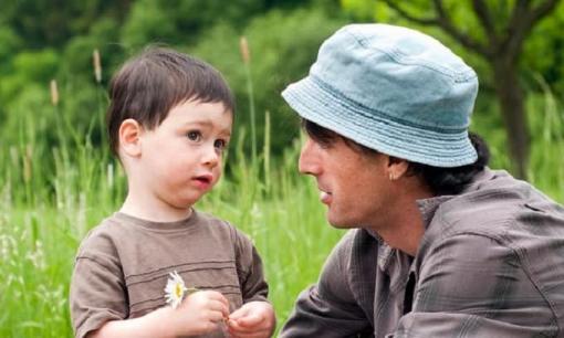“Bố, con bị bạn đánh, con đánh lại được không?” Câu trả lời của ông bố có EQ cao rất đáng để học hỏi