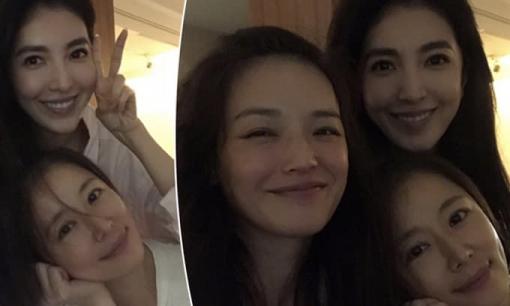 3 mỹ nhân Thư Kỳ, Lâm Lâm Như và Hứa Vỹ Ninh để mặt mộc đứng chung một khung hình, nhan sắc đời thường gây sốt MXH