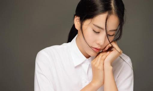 Nam Em tuyên bố bắt đầu quen dần với cô đơn, hứa không 'khùng' để đỡ phí phạm thanh xuân