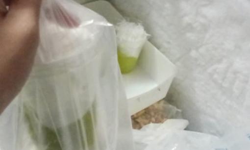 Vừa mới đi làm, nhân viên quán kem hí hủng nghe khách đặt 22 cốc nhưng cuối cùng ngã ngửa khi biết sự thật