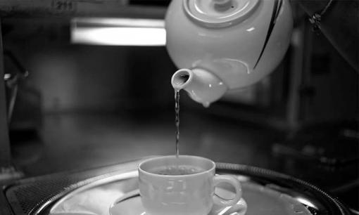 Nước sôi và trà để qua đêm không gây ung thư! Uống hai loại nước này thường xuyên sẽ khiến bạn mắc bệnh ung thư thực quản! 