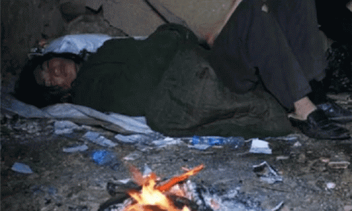 Người đàn ông lười biếng số 1 Trung Quốc, không chịu làm gì và chết đói ở tuổi 23 sau khi bố mẹ mất