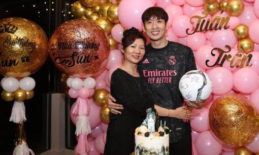 Tuấn Trần - đàn em thân thiết của vợ chồng Trấn Thành tổ chức tiệc sinh nhật, khoe luôn mẹ ruột trẻ trung