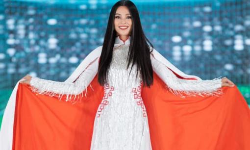 BST áo dài bóng đá của NTK Ngô Nhật Huy được khen ngợi tại chung kết Hoa hậu Việt Nam 2020