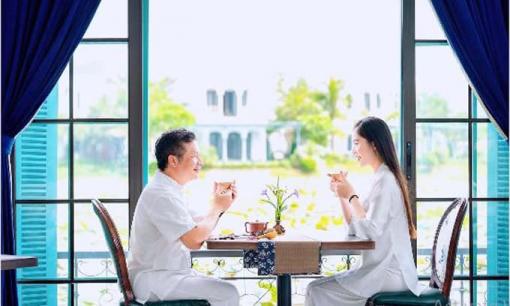 Bà xã Shark Hưng - Á hậu Thu Trang nói về thú vui tao nhã với chồng nhân kỷ niệm ngày quen nhau