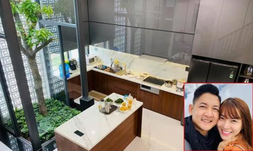 Vợ chồng Hải Băng - Thành Đạt sửa nhà bằng tiền mua một căn hộ cao cấp, nhìn qua đúng là 'sang-xịn' 