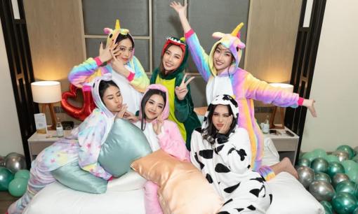 Dàn Hoa, Á hậu 'quậy banh' trong tiệc chia tay đời độc thân của Thúy An 