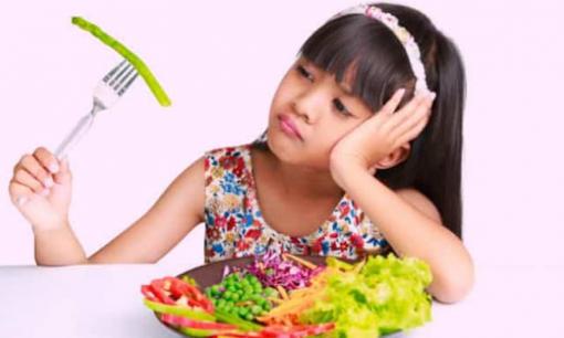 Góc bất lực của một ông chồng: Vợ ăn kiêng nên bắt 2 con 2 tuổi ăn kiêng theo chế độ '4 không'