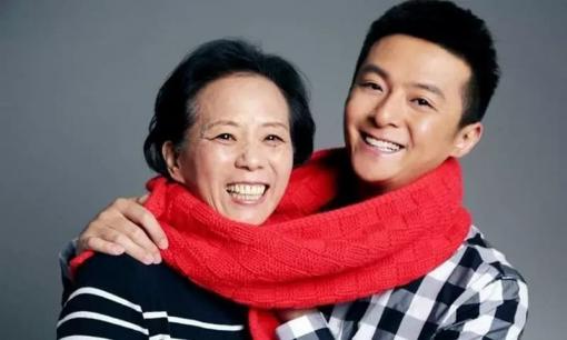 Chu Vũ Thần - người con bị hủy hoại bởi mẹ ruột: Chưa kết hôn ở tuổi 41, buộc phải viết một lá thư tuyệt mệnh và coi mẹ như 'vợ' của mình 