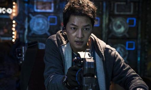 Bom tấn' 500 tỷ đồng của Song Joong Ki công bố chiếu mạng, nhà sản xuất tung loạt con số khủng, netizens hóng dài cổ