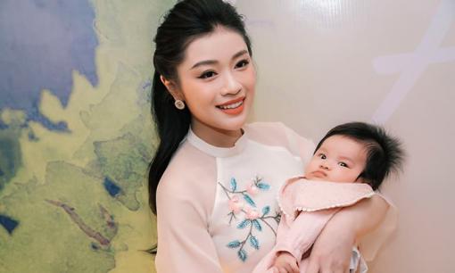 Quán quân Sao Mai Thu Hằng bất ngờ hé lộ con gái, lần đầu công khai trước truyền thông