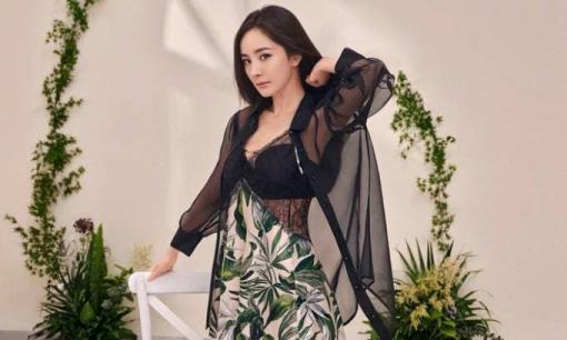 Tranh luận chuyện không mặc nội y của phái nữ, Dương Mịch phán một câu thôi là đủ thấy thông minh cỡ nào 