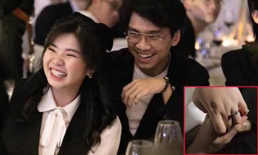 Hot streamer Pew Pew cầu hôn bạn gái, dân tình đoán ngày cưới không còn xa