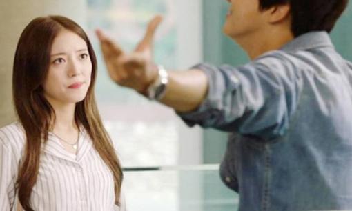 Người yêu dẫn một cô gái lạ về phòng lúc nửa đêm, hành động sau đó của anh khiến tôi hoảng sợ tột cùng