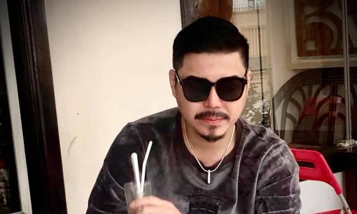 Tỉnh lại sau vụ tai nạn lật xe, diễn viên Quốc Quốc có chia sẻ đầu tiên 