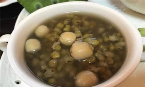 Bát chè này là 'thuốc ngủ' tự nhiên, ăn vào là có thể kê cao gối ngủ, đến rạng sáng mà không mộng mị