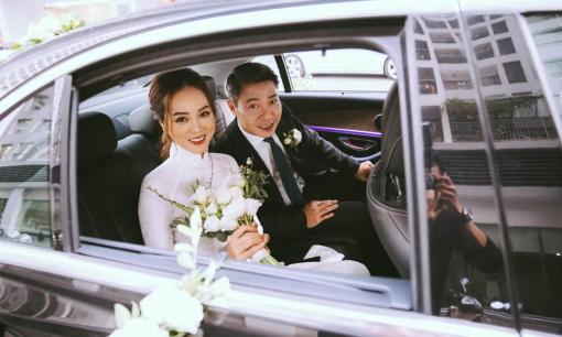 Nghệ sĩ Công Lý xuất hiện bảnh bao bên cô dâu Ngọc Hà trong đám hỏi