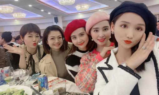 Dàn mỹ nhân của 'vũ trụ VTV' hội ngộ chung khung hình dịp đầu năm mới