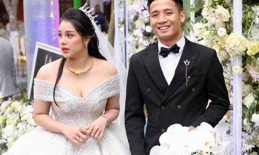 Đám cưới lần hai của Bùi Tiến Dũng - Khánh Linh ở Bắc Ninh: Cô dâu mặc váy trễ vai bất chấp thời tiết lạnh giá 