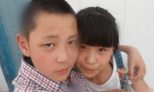 Ba thứ này mà giấu trong cặp con nít, chắc chắn là yêu sớm! Bố mẹ có thể lưu ý