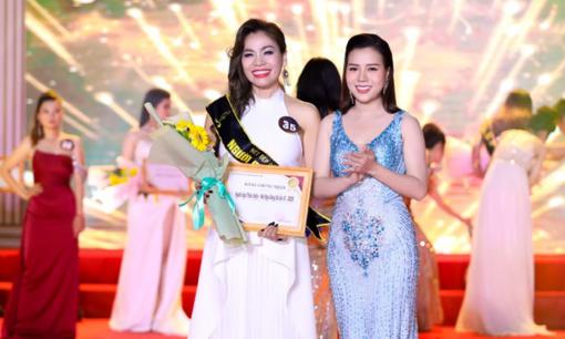 Bằng trái tim ấm áp, Thạch Kim Thanh đạt giải Người đẹp thân thiện