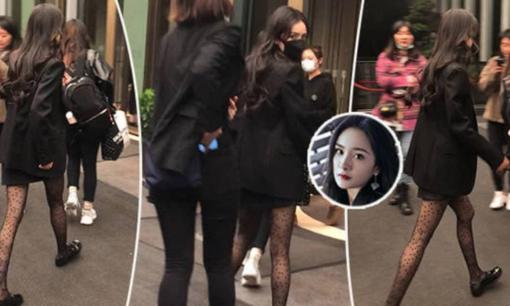 Ánh mắt sắc như dao của Dương Mịch lúc bị cánh săn ảnh chụp trộm