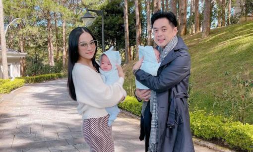 Gia đình Dương Khắc Linh đi du lịch Đà Lạt, vẻ ngoài đáng yêu của hai nhóc tỳ chiếm trọn spotlight