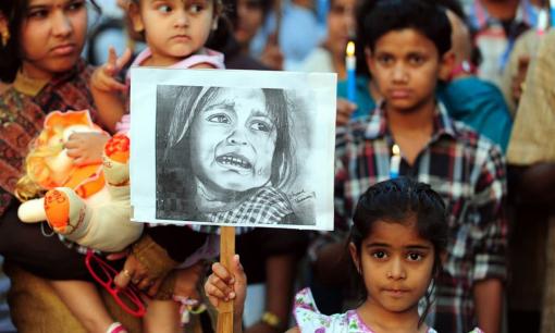 Ấn Độ: Bé gái 13 tuổi bị bắt cóc ba lần trong một tuần, 9 người đàn ông xâm hại tập thể