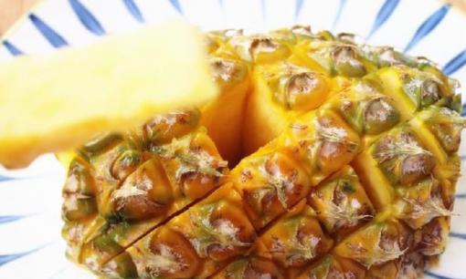 Mẹo gọt dứa cực đỉnh, đơn giản, dễ học, chỉ vài nhát dao là xong