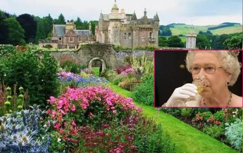 Dinh thự chính thức của Nữ hoàng Anh ở Bắc Ireland bán rượu vang, phiên bản giới hạn 400 chai, chiết xuất từ ​​Vườn hồng của Nữ hoàng