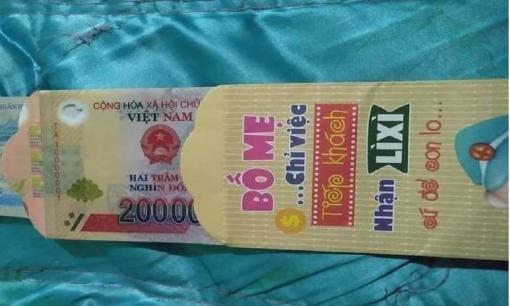 Pha bóc phong bì lì xì ngày mùng 1 Tết khiến khổ chủ tức đến thấu trời