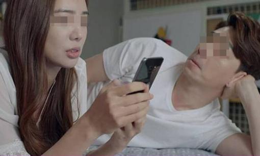 Vợ ngủ trưa ở cơ quan, chồng đi rình xông vào định bắt quả tang vì nghĩ đang tòm tem với người yêu cũ và cái kết 