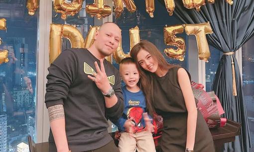 Lâm Á Hân đăng ảnh hội ngộ với chồng cũ dù từng tố bị phản bội