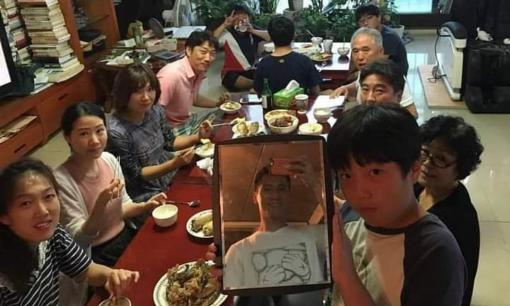 Mẹo chụp ảnh đủ trọn đội hình, bao gồm cả người chụp được dân mạng rần rần học hỏi